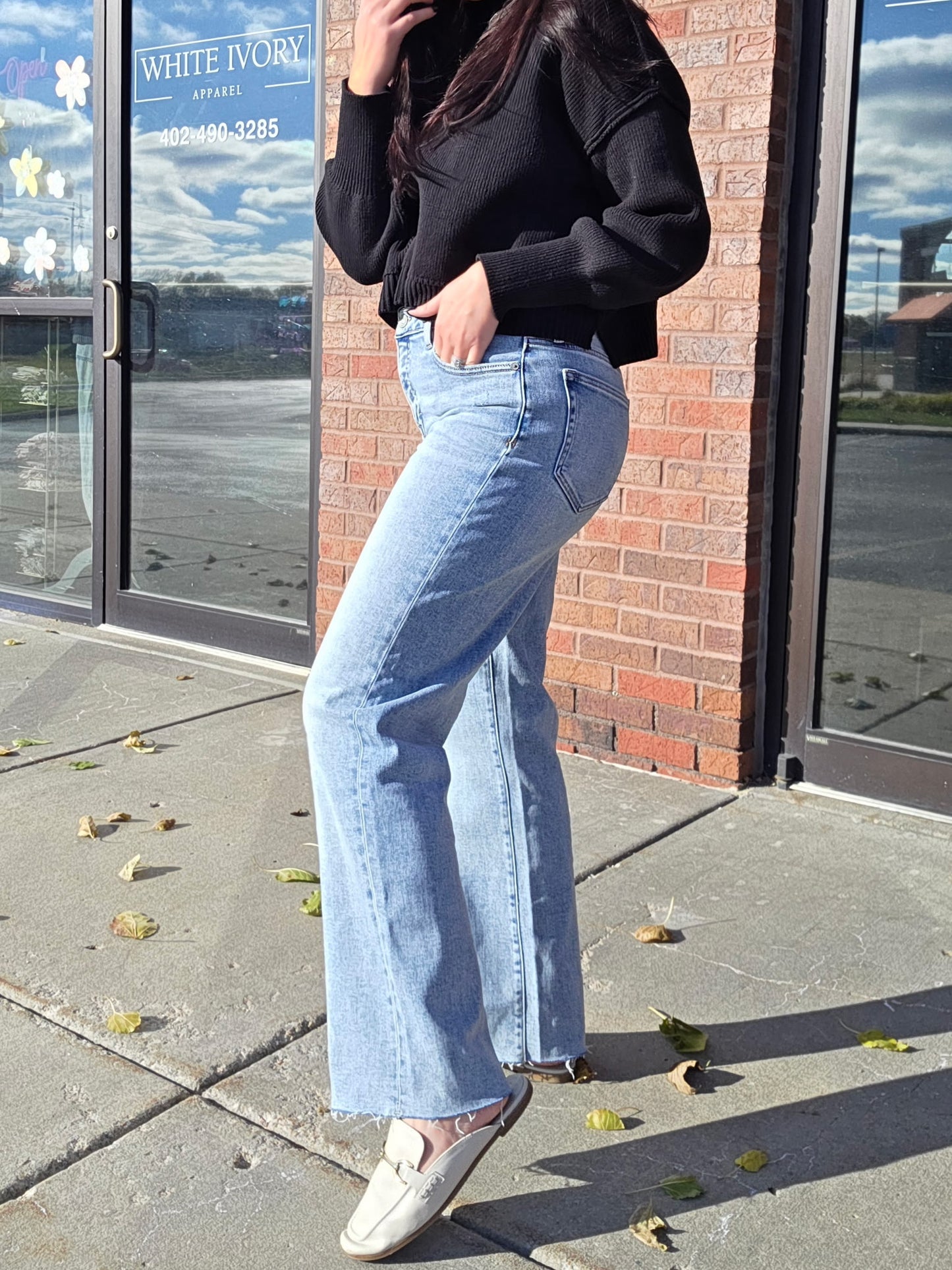 Clean Stretch Classic Straight Light Wash