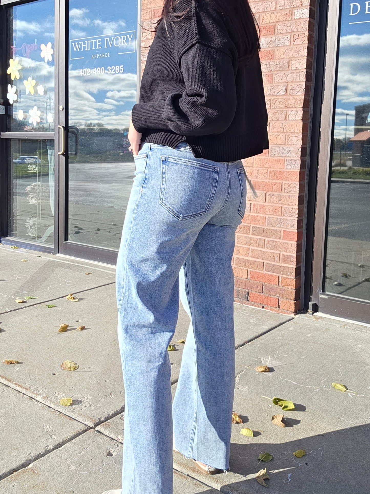 Clean Stretch Classic Straight Light Wash