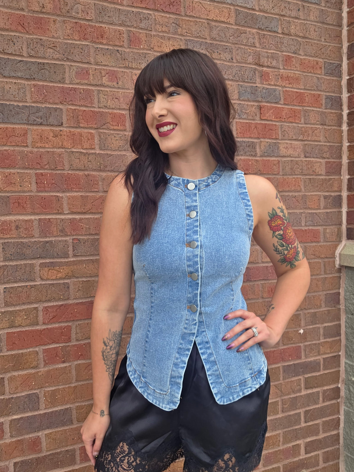 WASHED DENIM BUTTON DOWN VEST