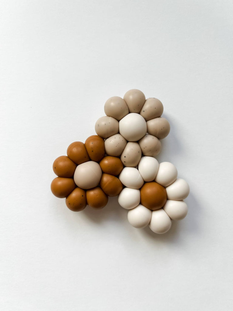 Silicone Daisy Teether - Speckled Rust